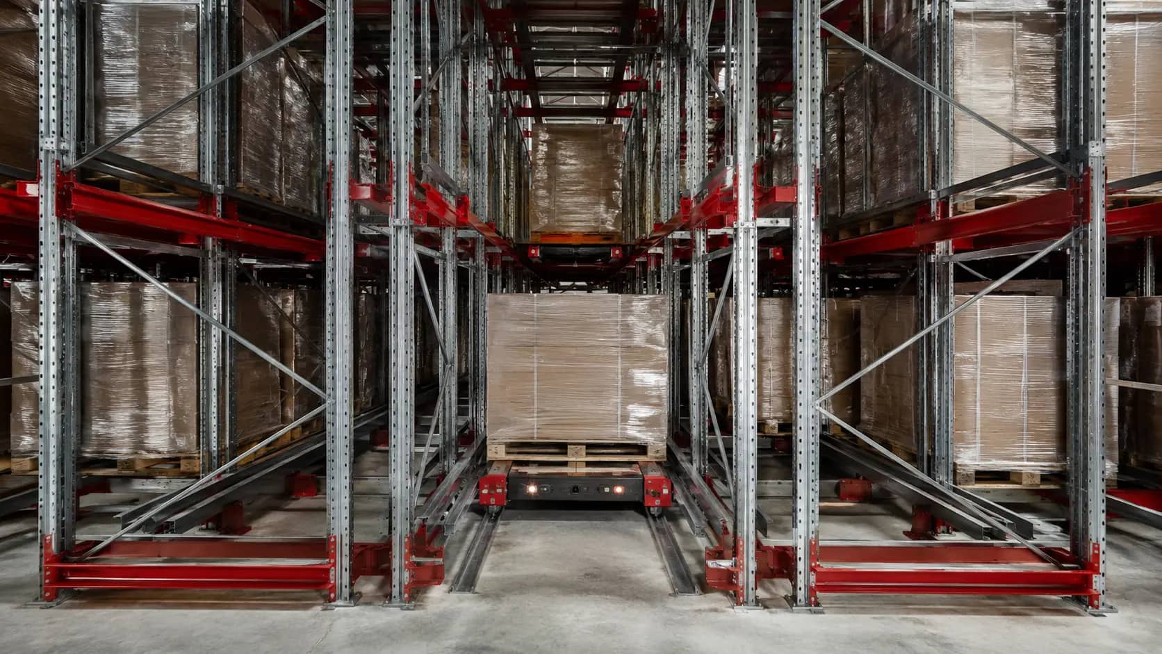 Стеллажи Pallet Shuttle: доступ к грузу и зона выполнения складской операции